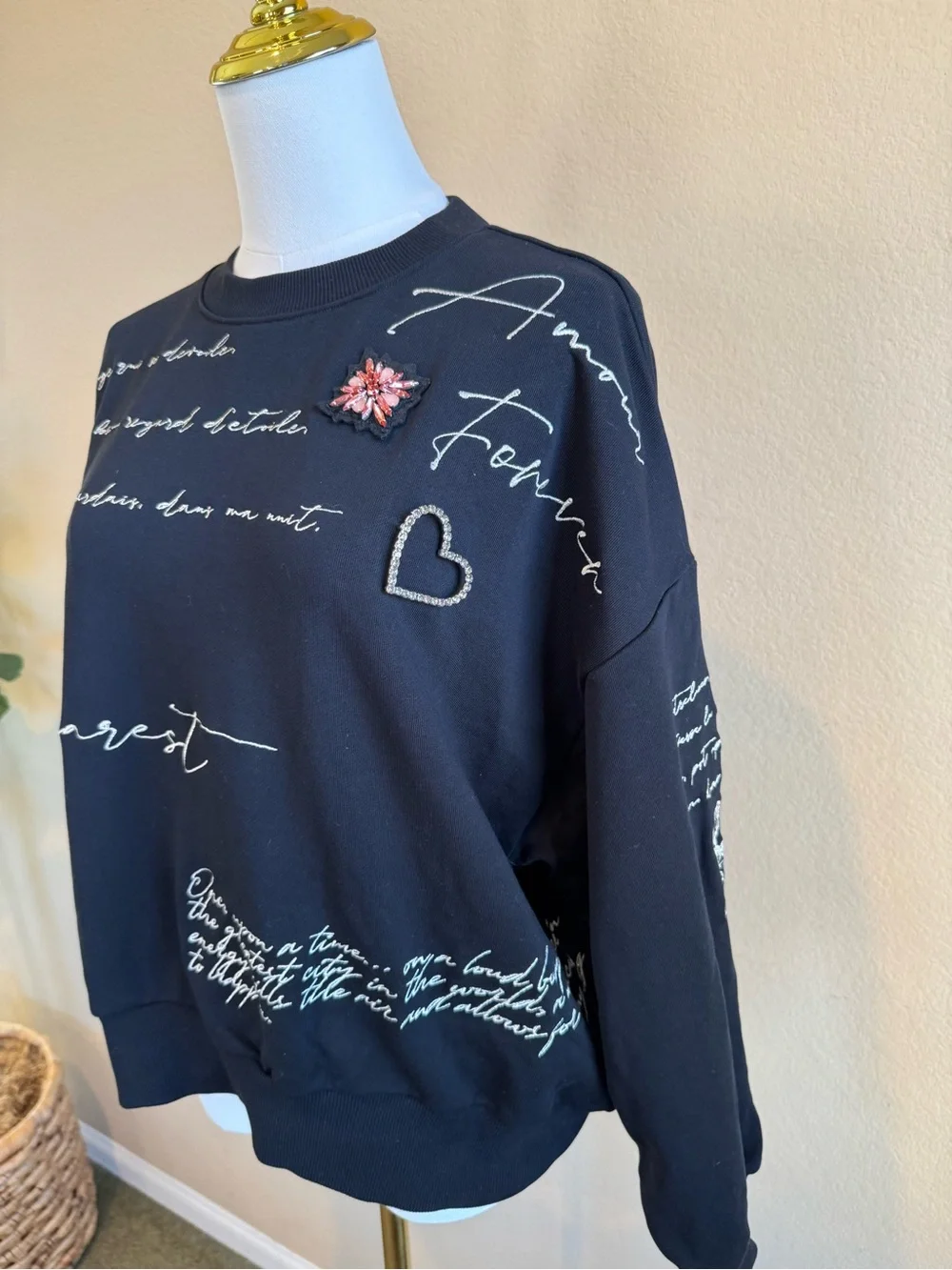 Cinq à Sept Embellished Sweatshirt Mon Amour Brandy Women’s S Black Crew Cotton.